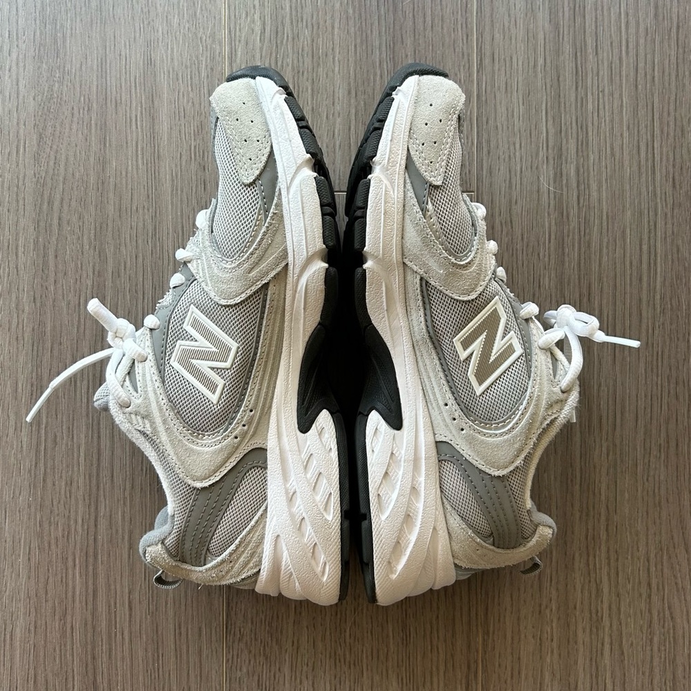Grey New Balance 530